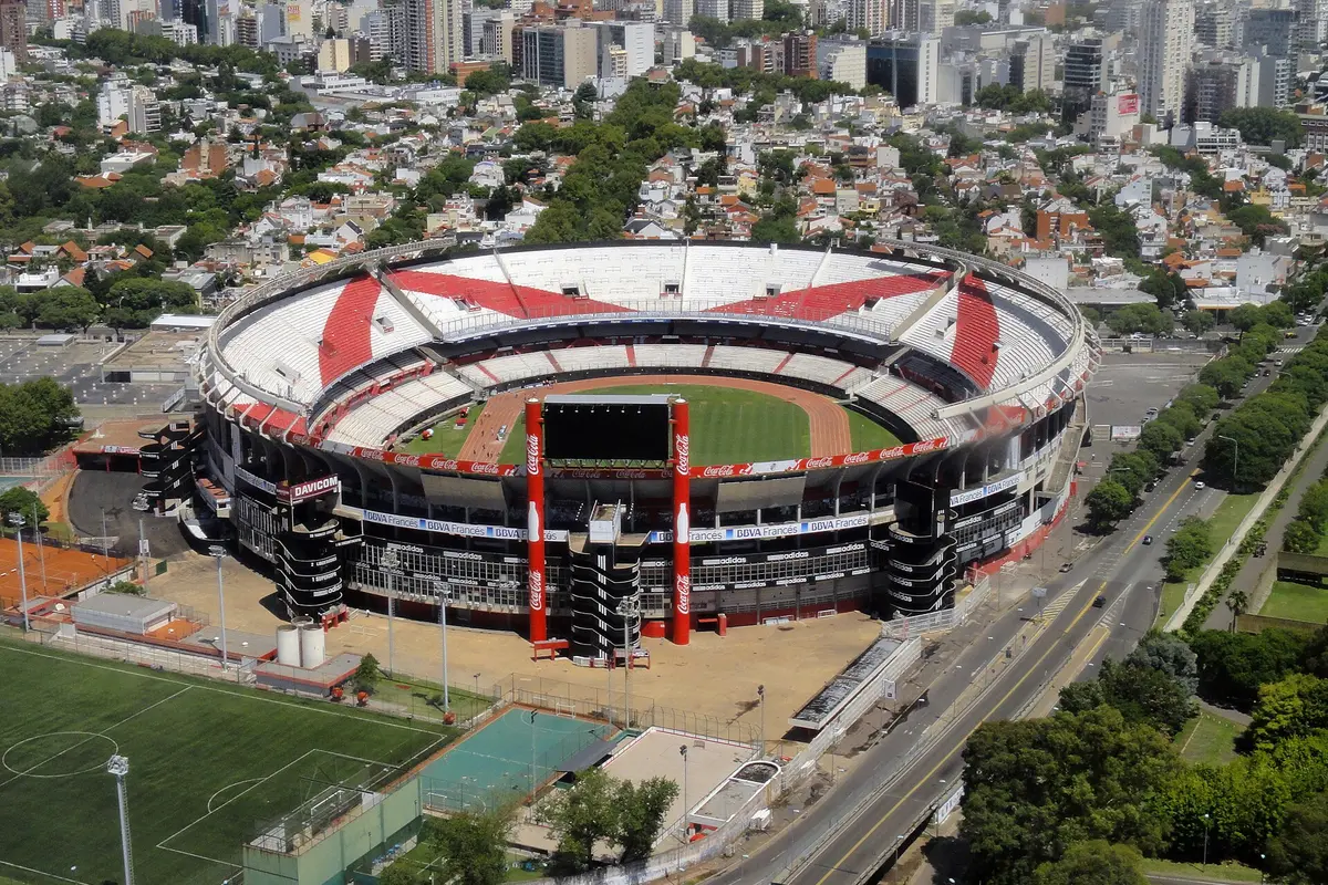 Estadio Monumental Antonio Vespucio Liberti